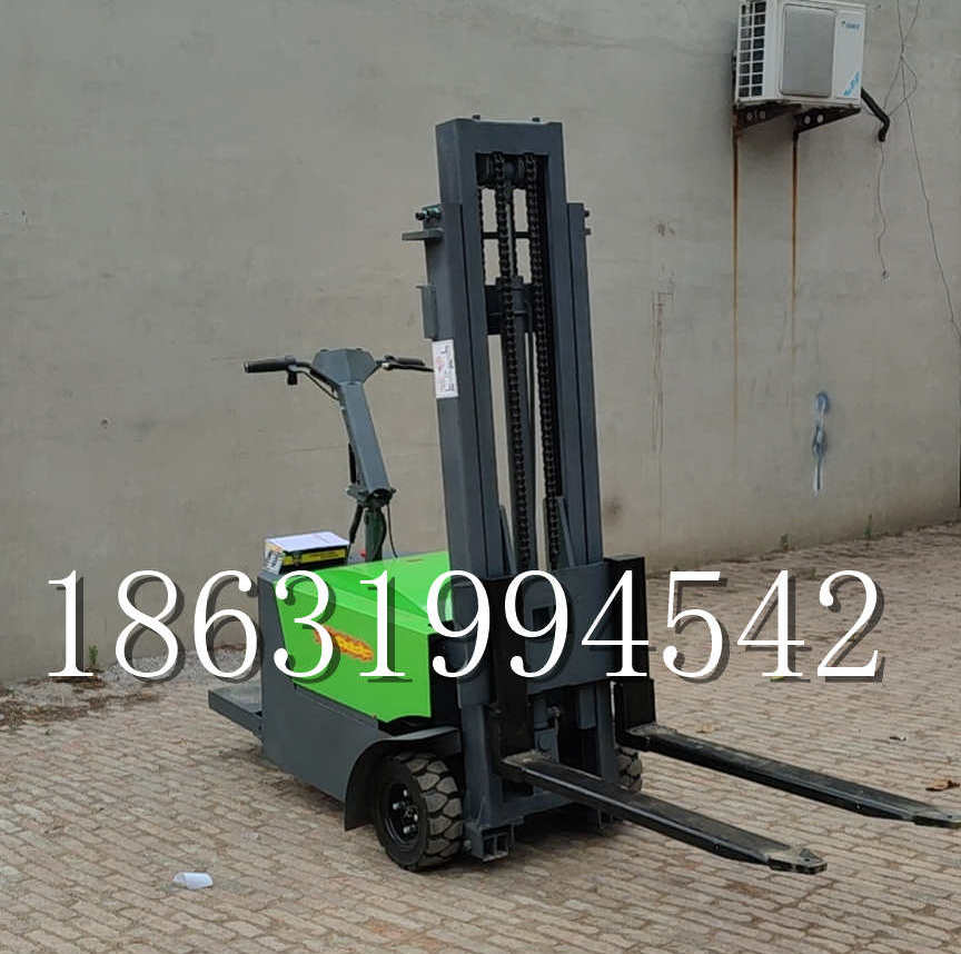 埔心乡优程全电动叉车插腿式堆高车液压装卸车1.5吨升高小型站驾式铲车