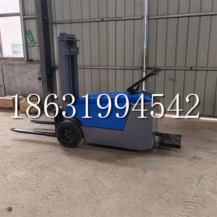 埔心乡全电动叉车插腿式堆高车液压装卸车1.5吨升高小型站驾式铲车